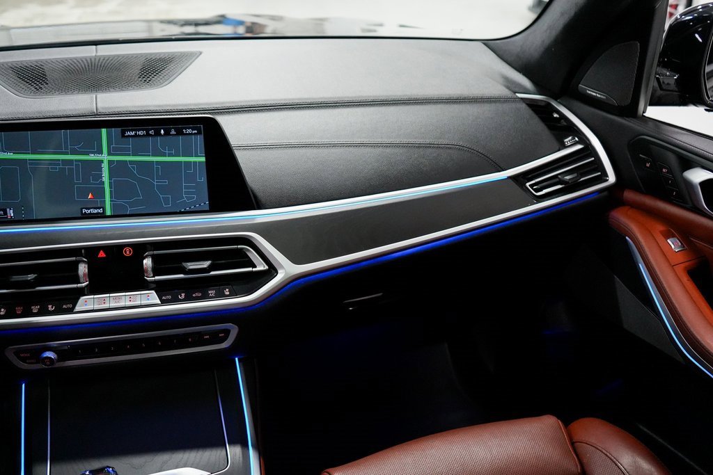 Used 2022 BMW X7 M50i w/ Dynamic Handling Package image 14
