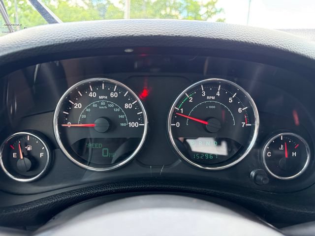 Used 2014 Jeep Wrangler Unlimited Sahara w/ Dual Top Group AWD/4WD image 11