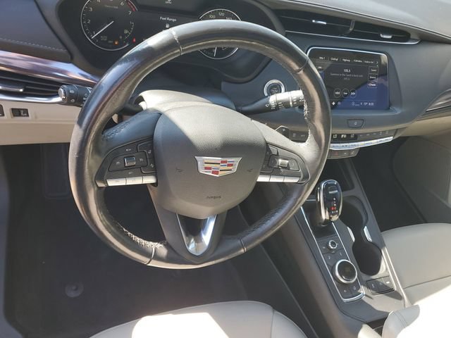 Certified 2022 Cadillac XT4 Luxury w/ Cold Weather Package AWD/4WD image 13