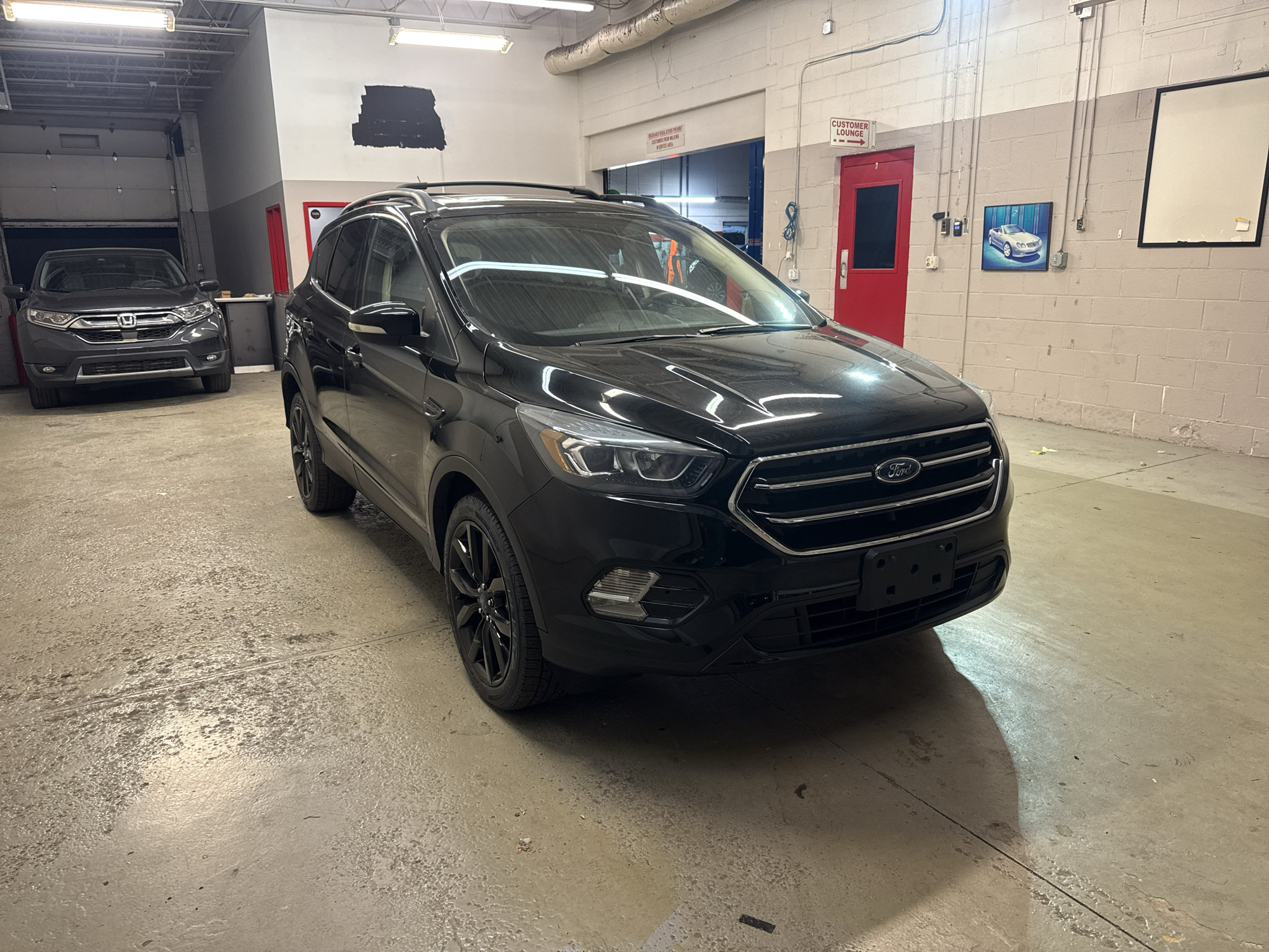 Used 2017 Ford Escape Titanium AWD/4WD image 31