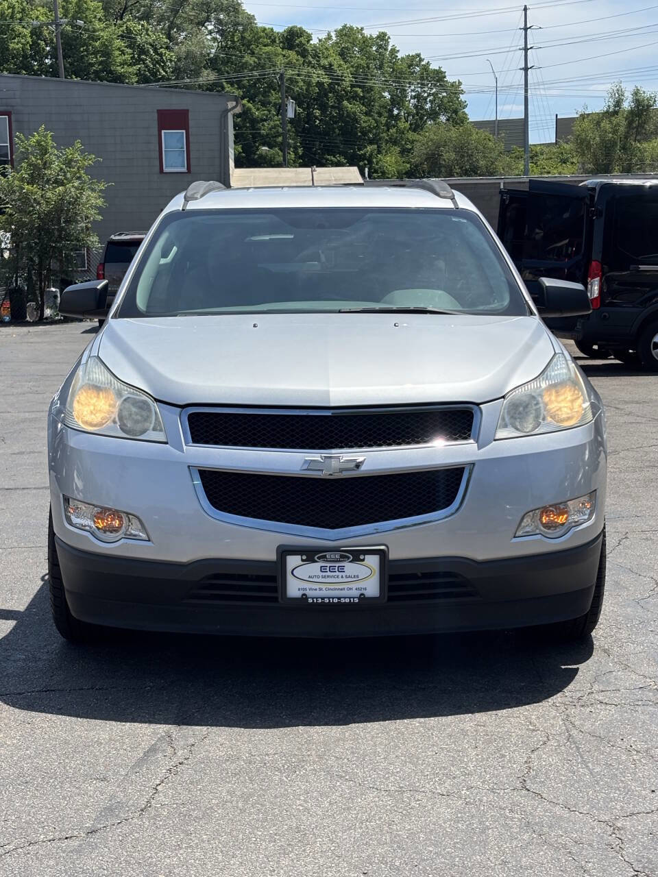 Used 2010 Chevrolet Traverse LS FWD image 3