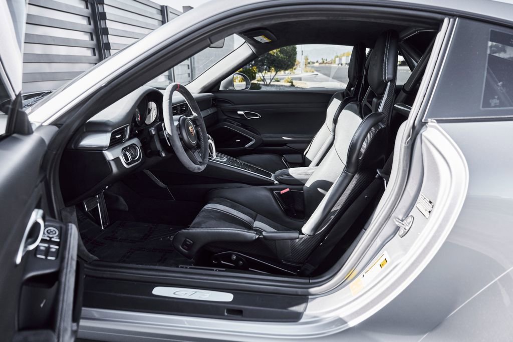 Used 2018 Porsche 911 GT3 w/ Sport Chrono Package RWD image 29