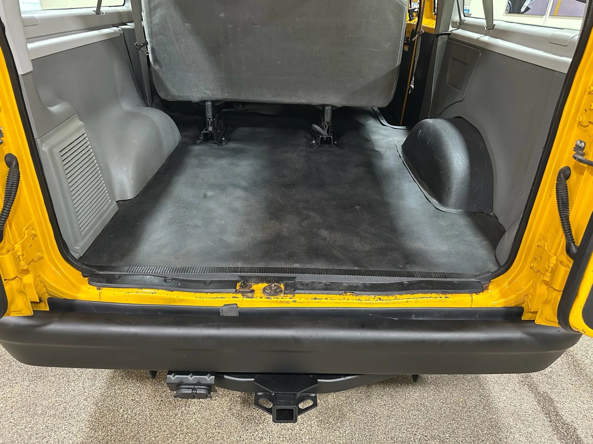 Used 2011 Ford E-150 and Econoline 150 Wagon RWD image 26