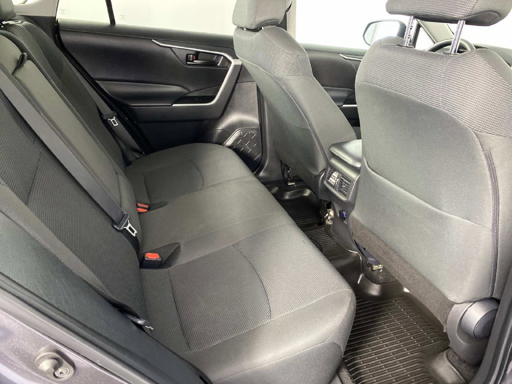 Used 2024 Toyota RAV4 LE AWD/4WD image 12
