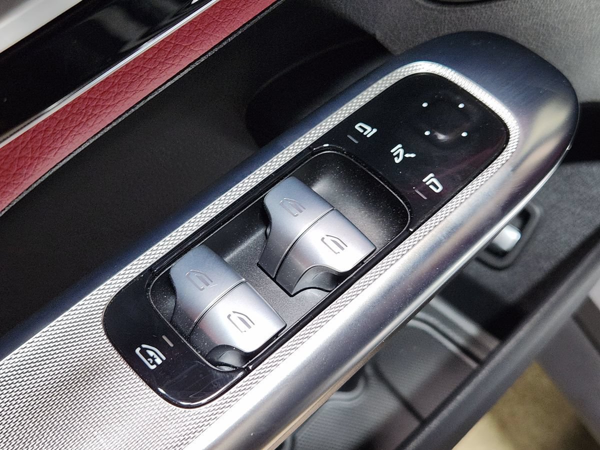 Used 2024 Mercedes-Benz GLC 43 AMG 4MATIC image 43