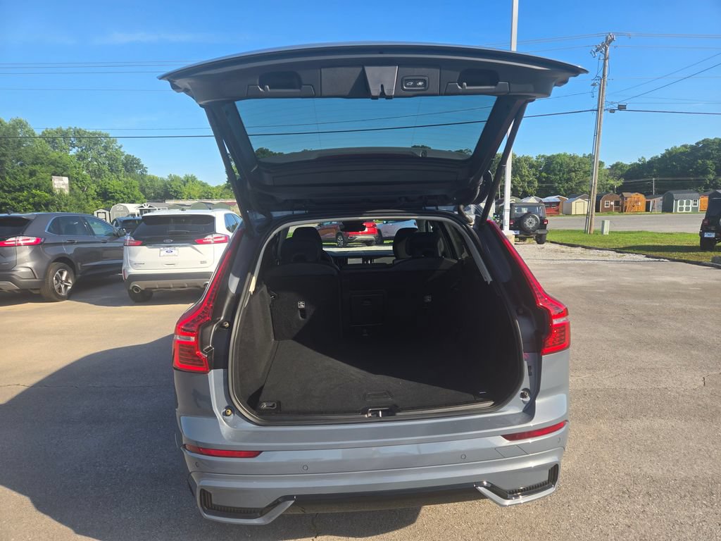 Used 2024 Volvo XC60 B5 Plus AWD/4WD image 5