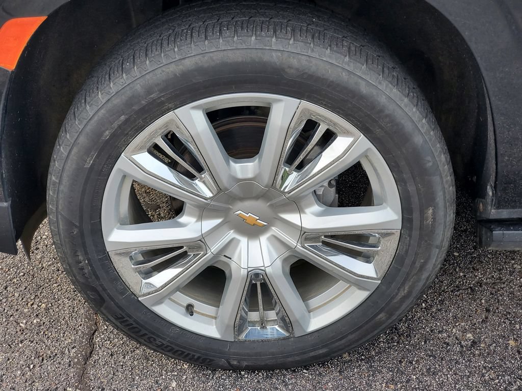 Certified 2022 Chevrolet Suburban High Country AWD/4WD image 35