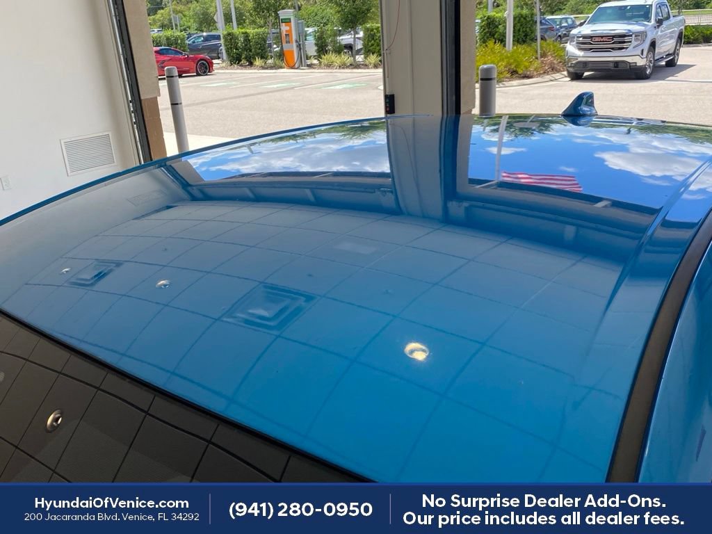 Used 2022 Toyota Prius LE FWD image 11