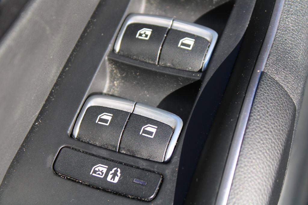 Certified 2023 Kia Sorento S image 19