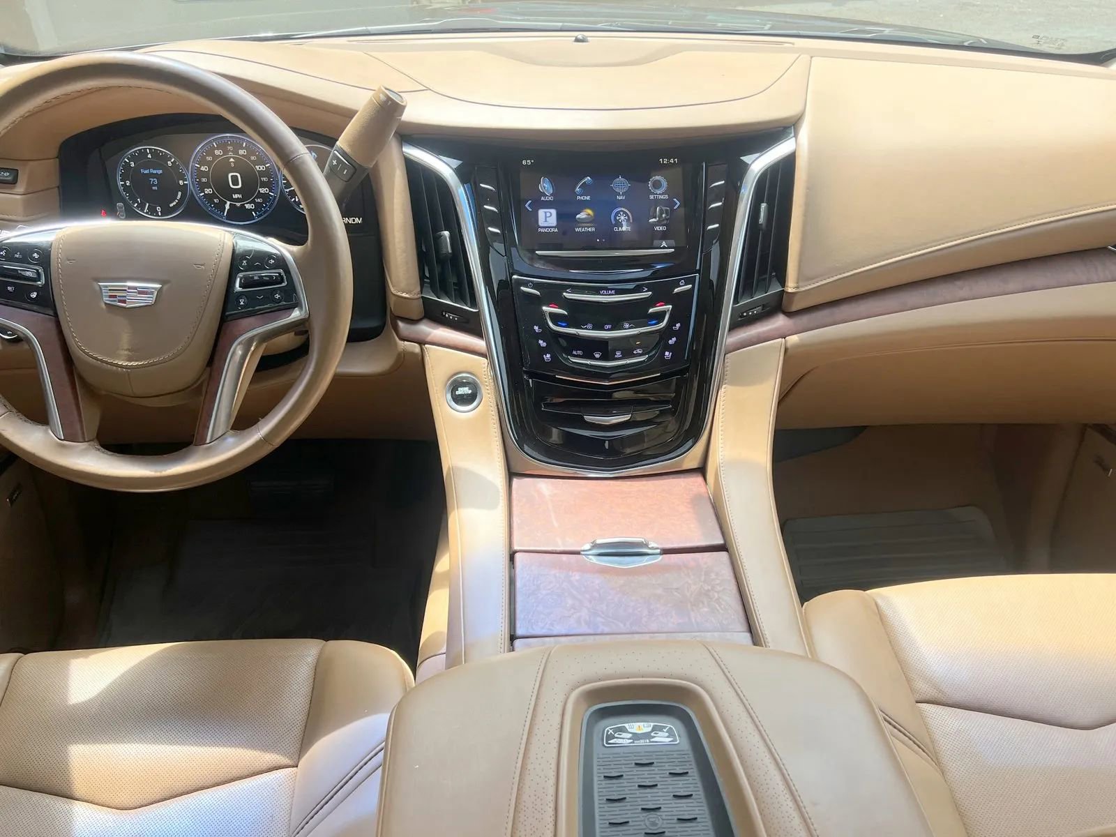 Used 2015 Cadillac Escalade Platinum image 18