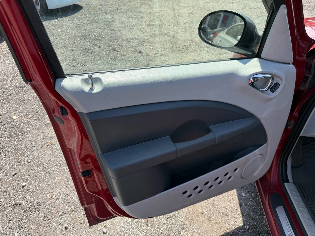 Used 2006 Chrysler PT Cruiser Limited FWD image 14