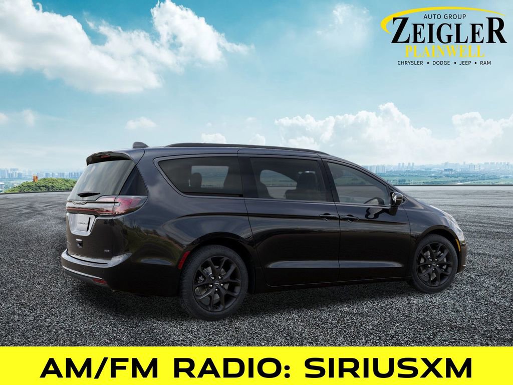 New 2026 Chrysler Pacifica Select w/ S Appearance Package image 4