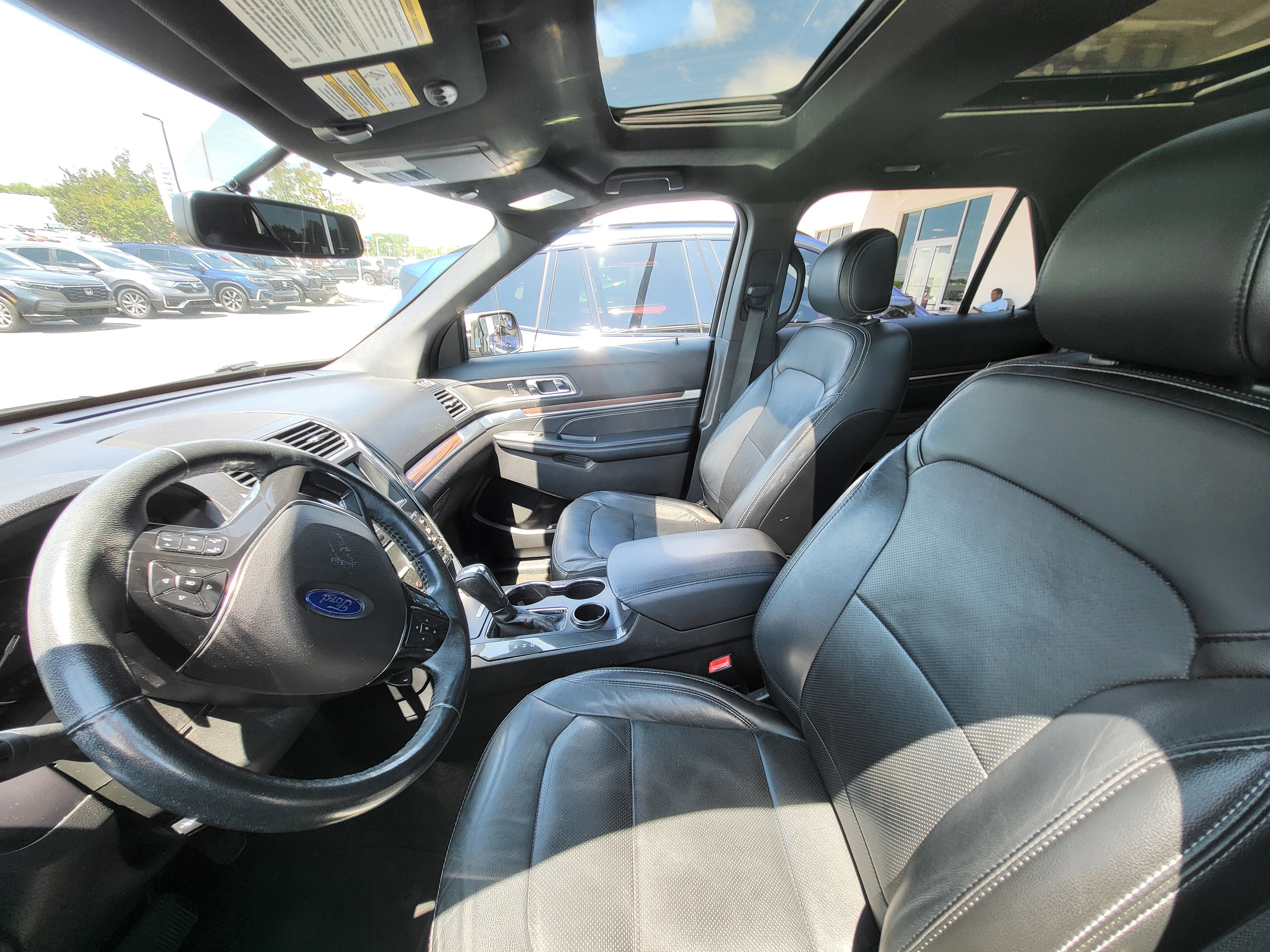 Used 2017 Ford Explorer Limited FWD image 10