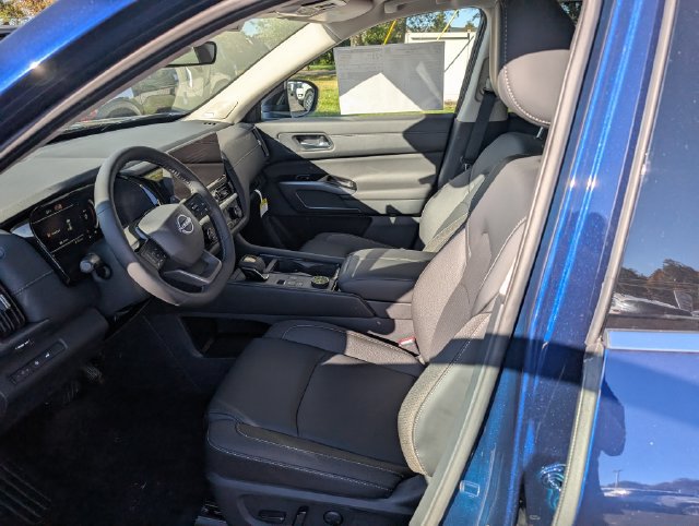 New 2026 Nissan Pathfinder SL w/ SL Premium Package AWD/4WD image 16