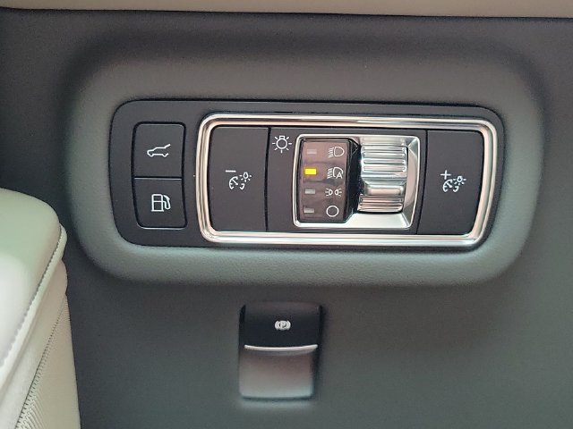 Used 2025 Lincoln Nautilus Premier w/ Equipment Group 102A AWD/4WD image 29