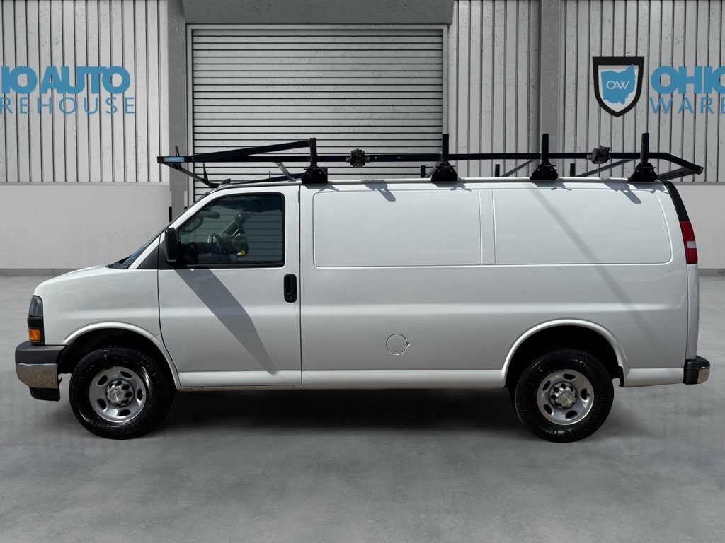 Used 2021 Chevrolet Express 2500 w/ Driver Convenience Package RWD image 4