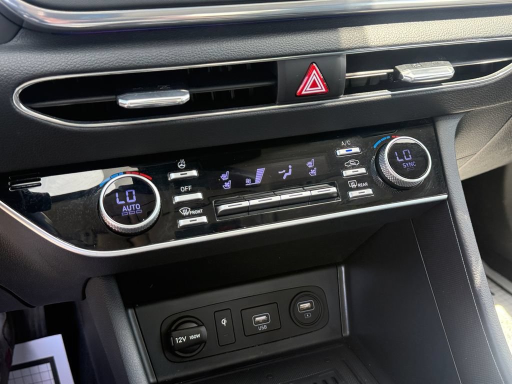Certified 2023 Hyundai Sonata Limited w/ Preferred Accessory Package FWD image 22