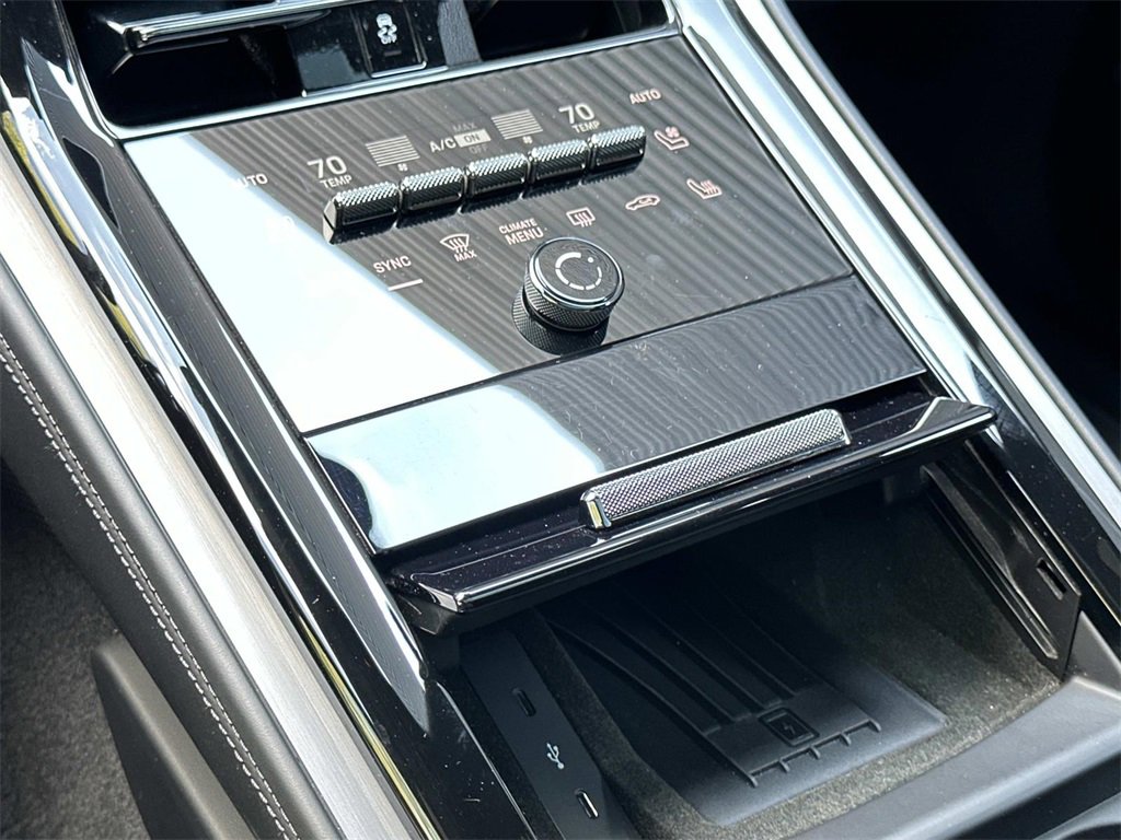 Used 2024 Porsche Panamera image 26