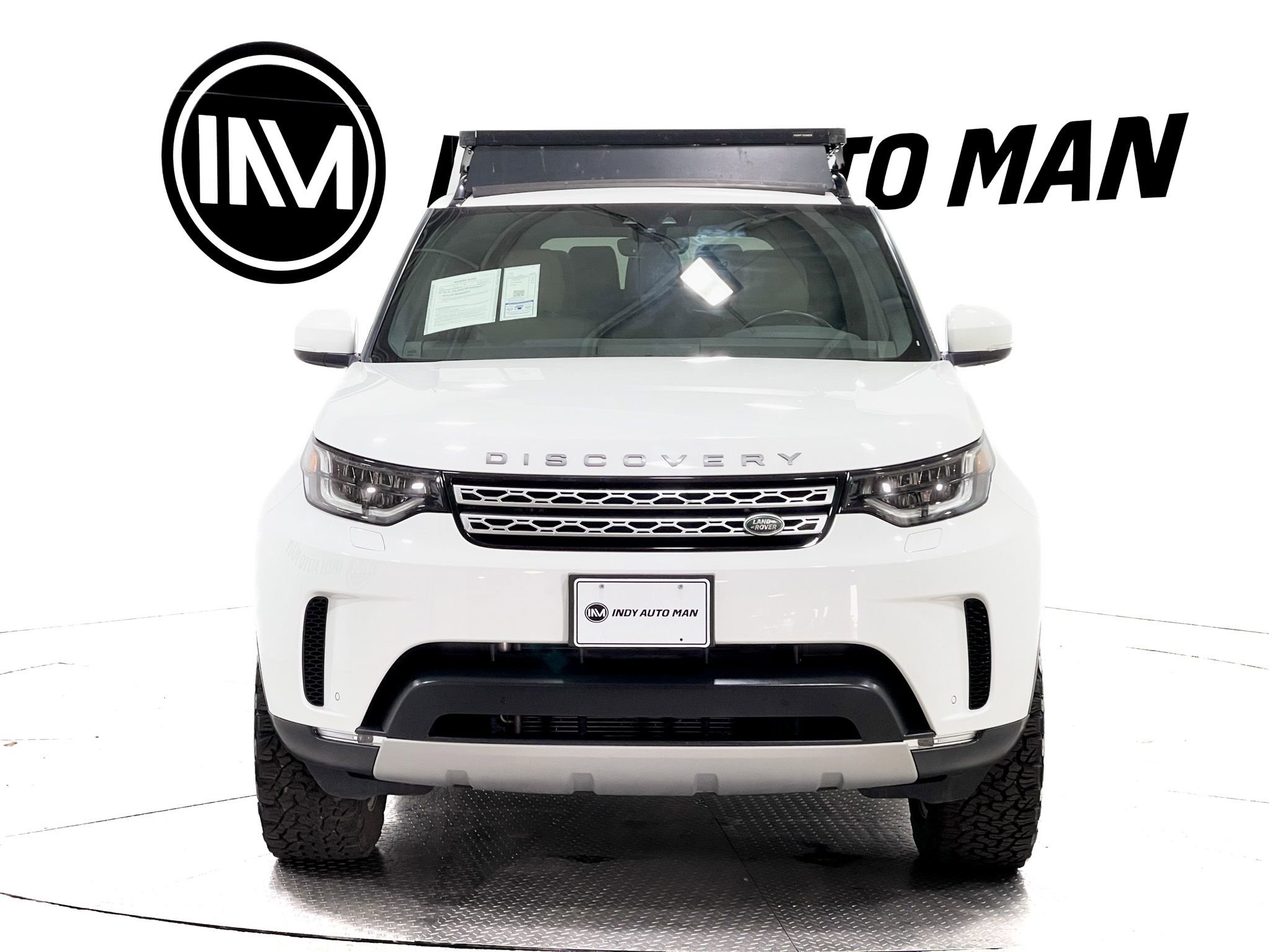 Used 2018 Land Rover Discovery HSE image 9