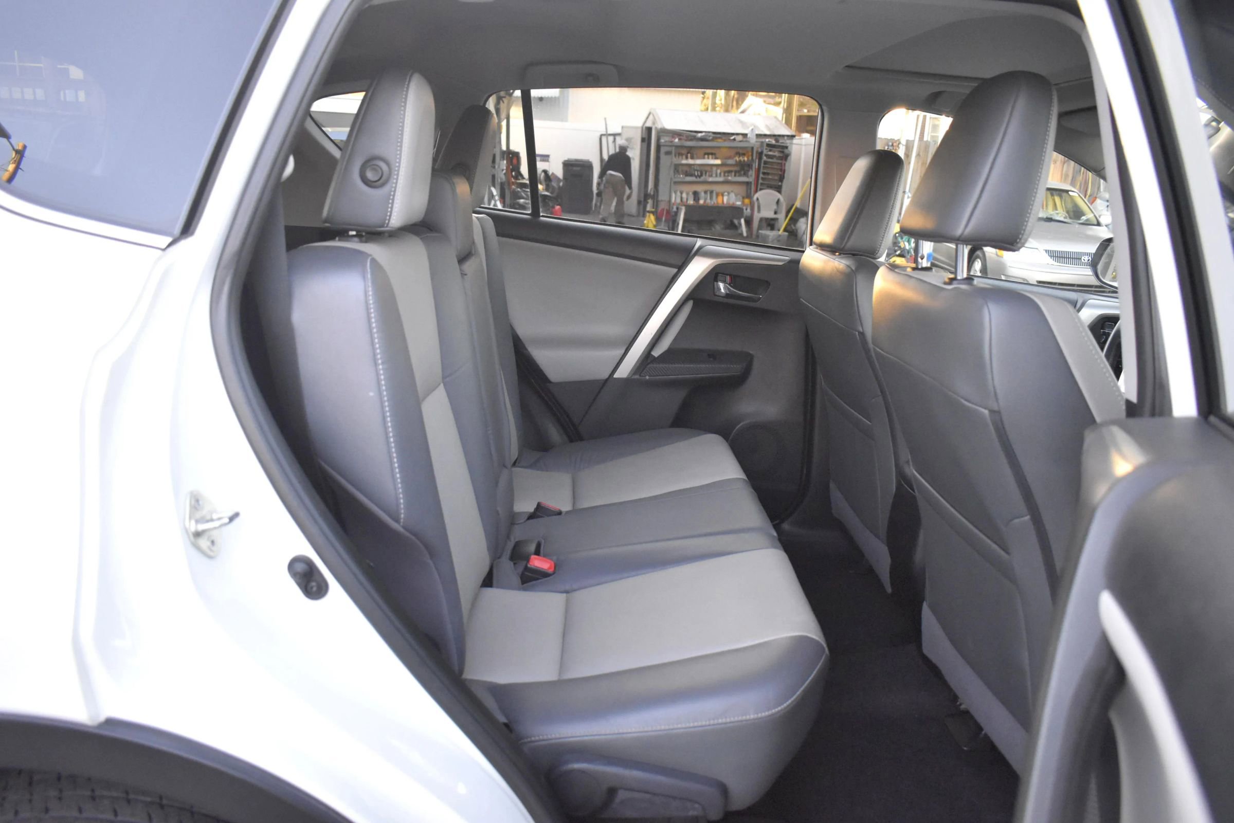 Used 2015 Toyota RAV4 Limited w/ Technology Package image 15