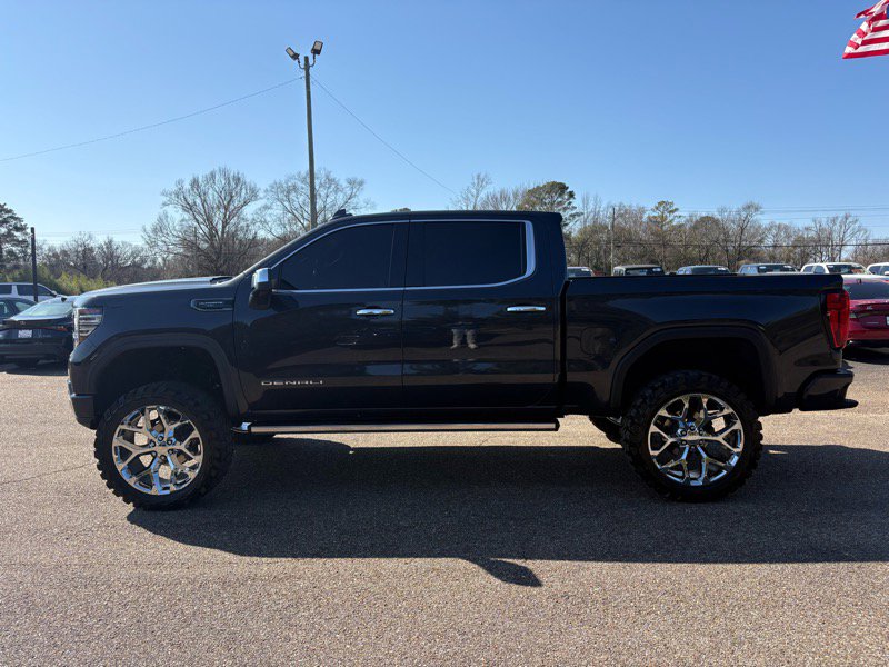 Used 2024 GMC Sierra 1500 Denali Ultimate image 9