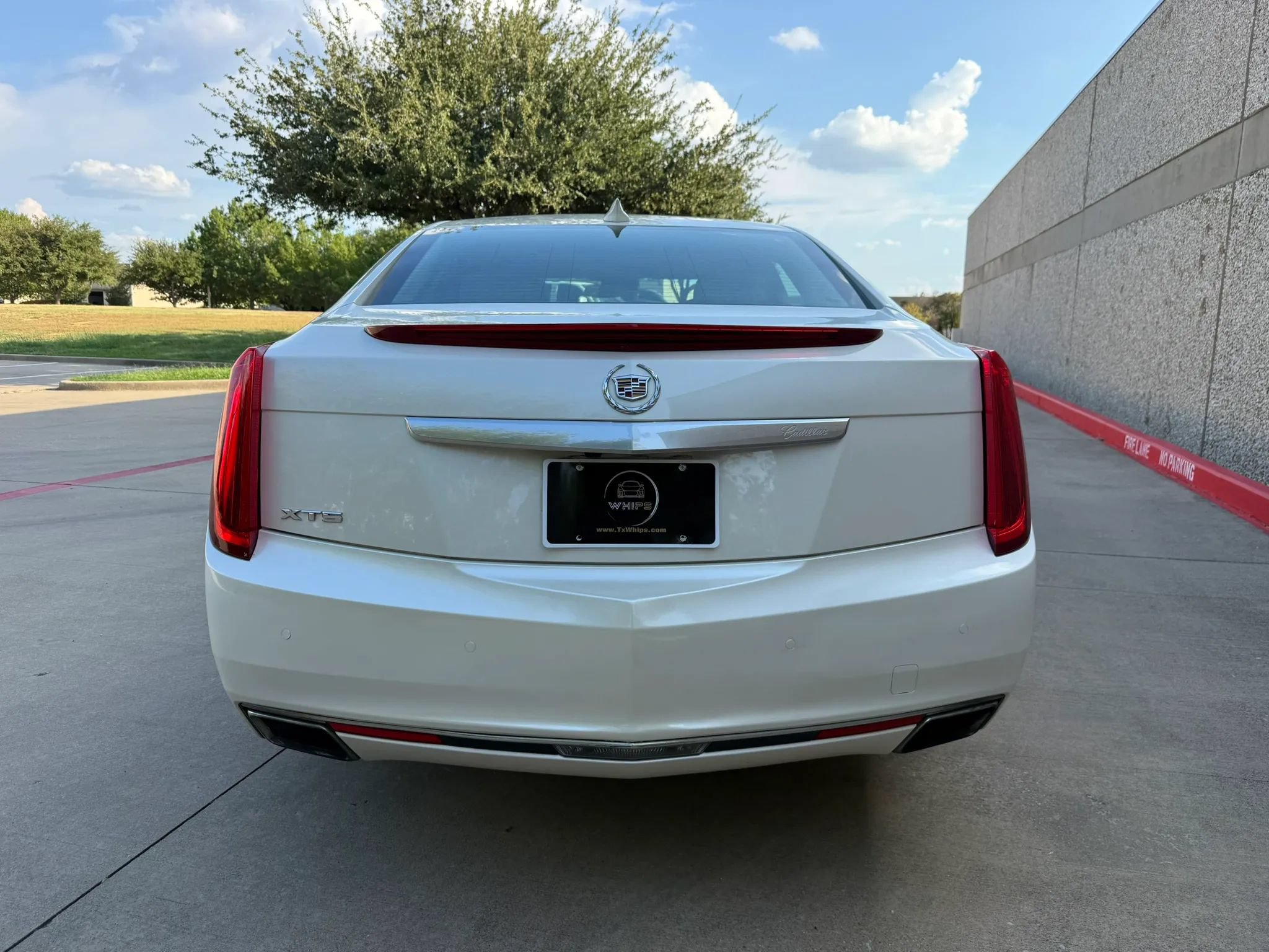 Used 2015 Cadillac XTS Luxury w/ Driver Awareness Package FWD image 5