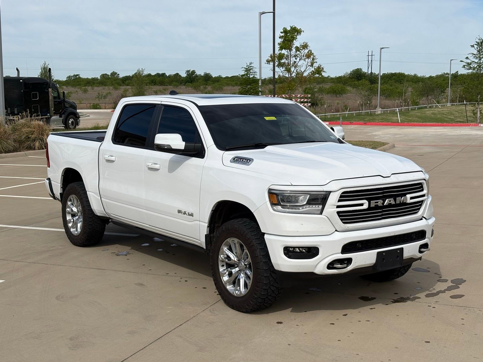 Used 2024 RAM 1500 Laramie image 10