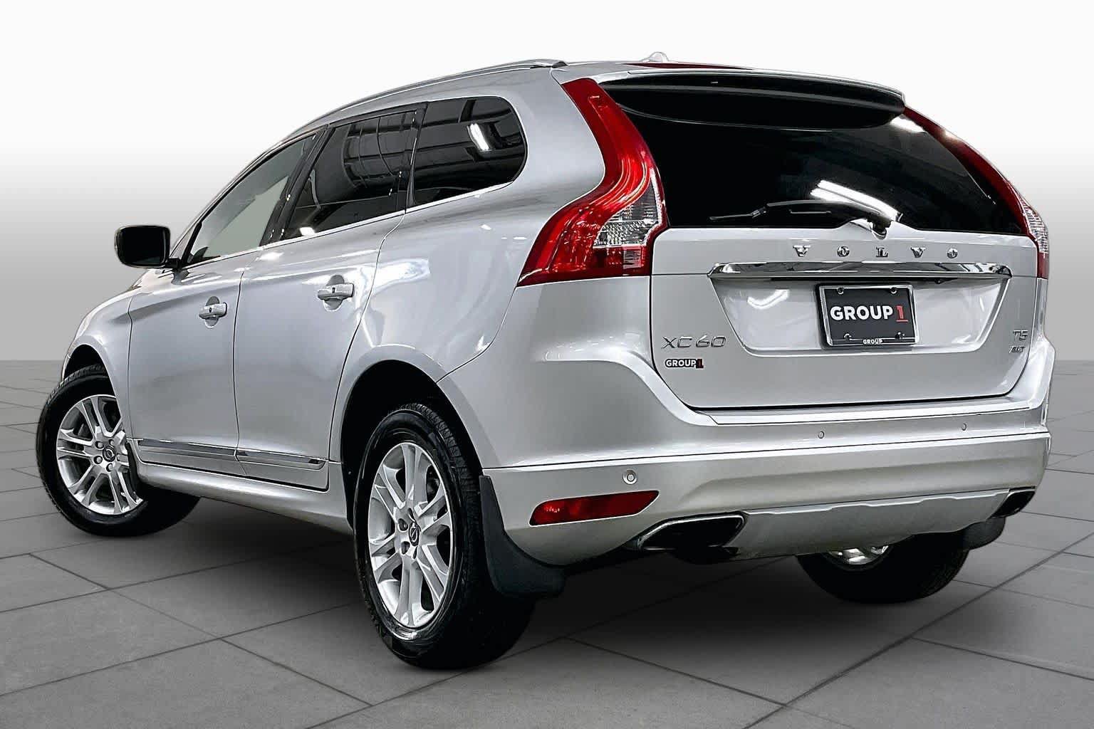 Used 2016 Volvo XC60 T5 Premier w/ Proximity Package AWD/4WD image 12