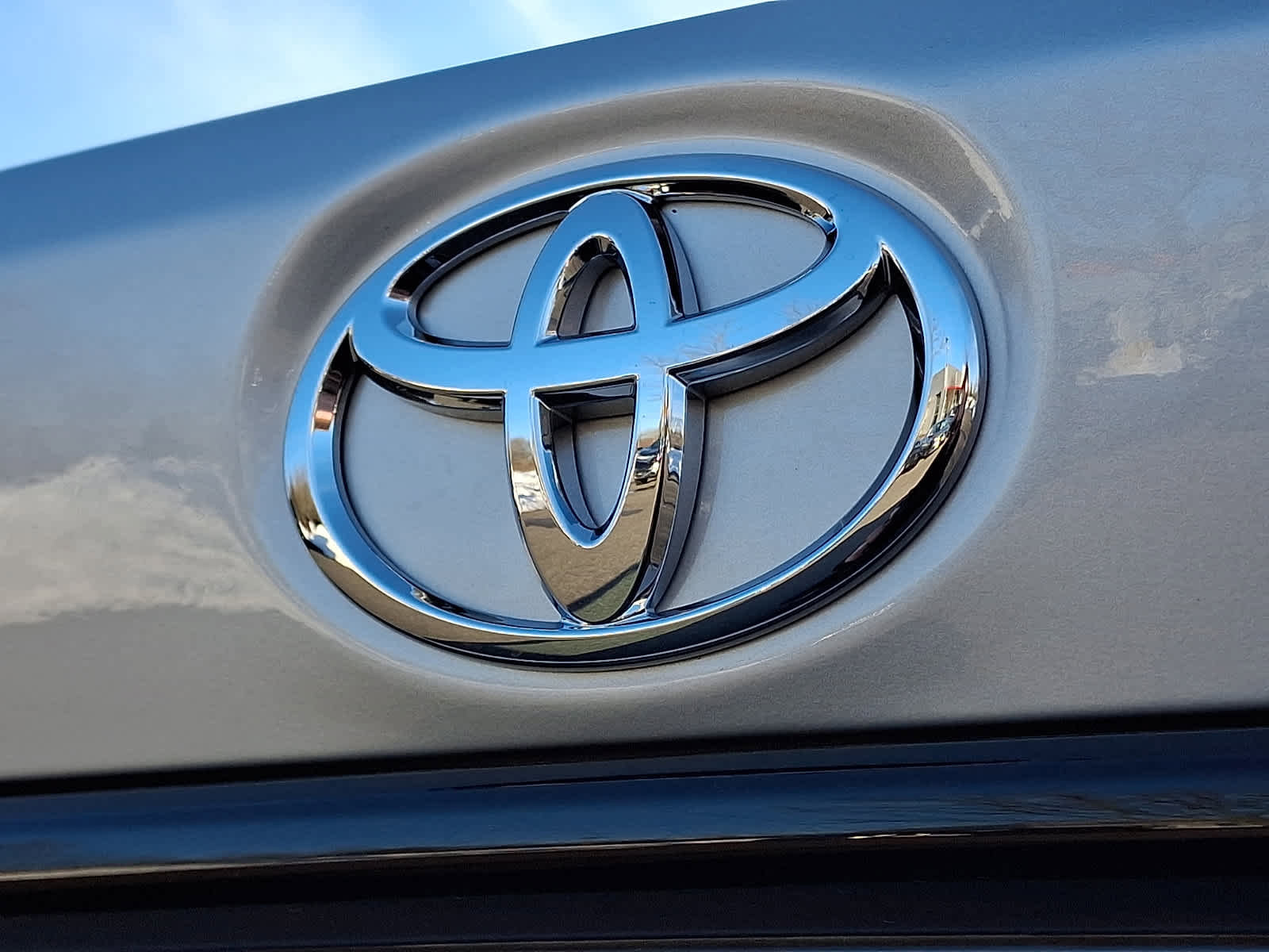 Used 2025 Toyota Corolla LE image 31