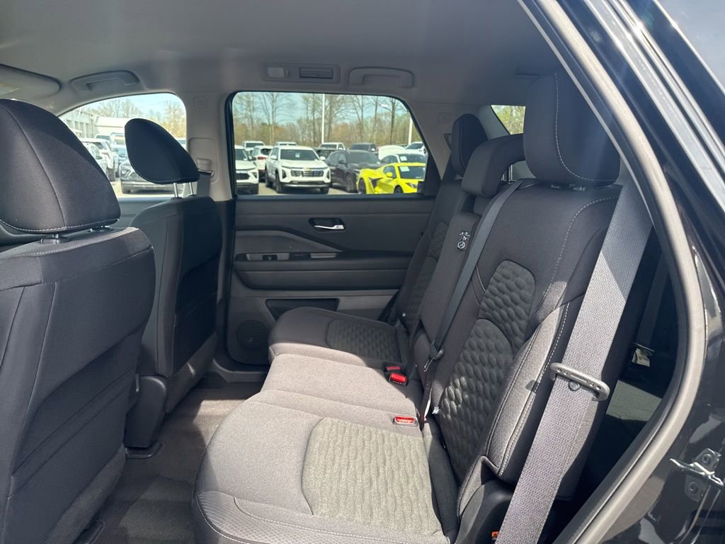 Used 2022 Nissan Pathfinder SV image 12