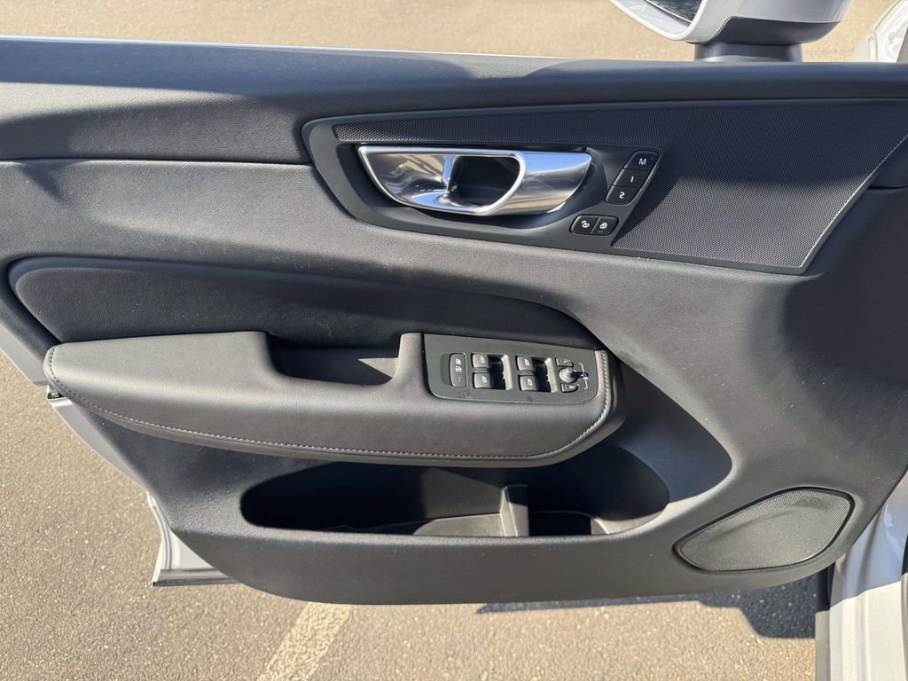 Certified 2023 Volvo XC60 B5 Plus w/ Climate Package image 14