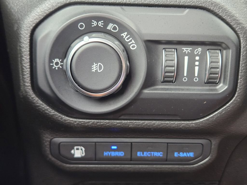 Used 2021 Jeep Wrangler Unlimited Sahara AWD/4WD image 28