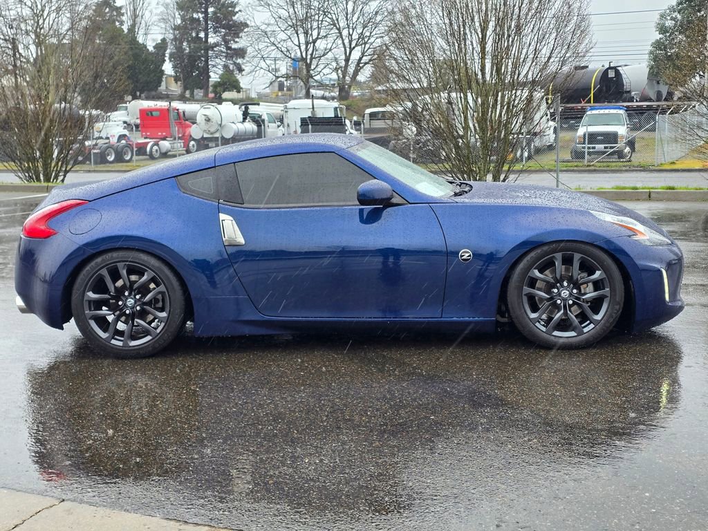 Used 2019 Nissan 370Z Coupe RWD image 6