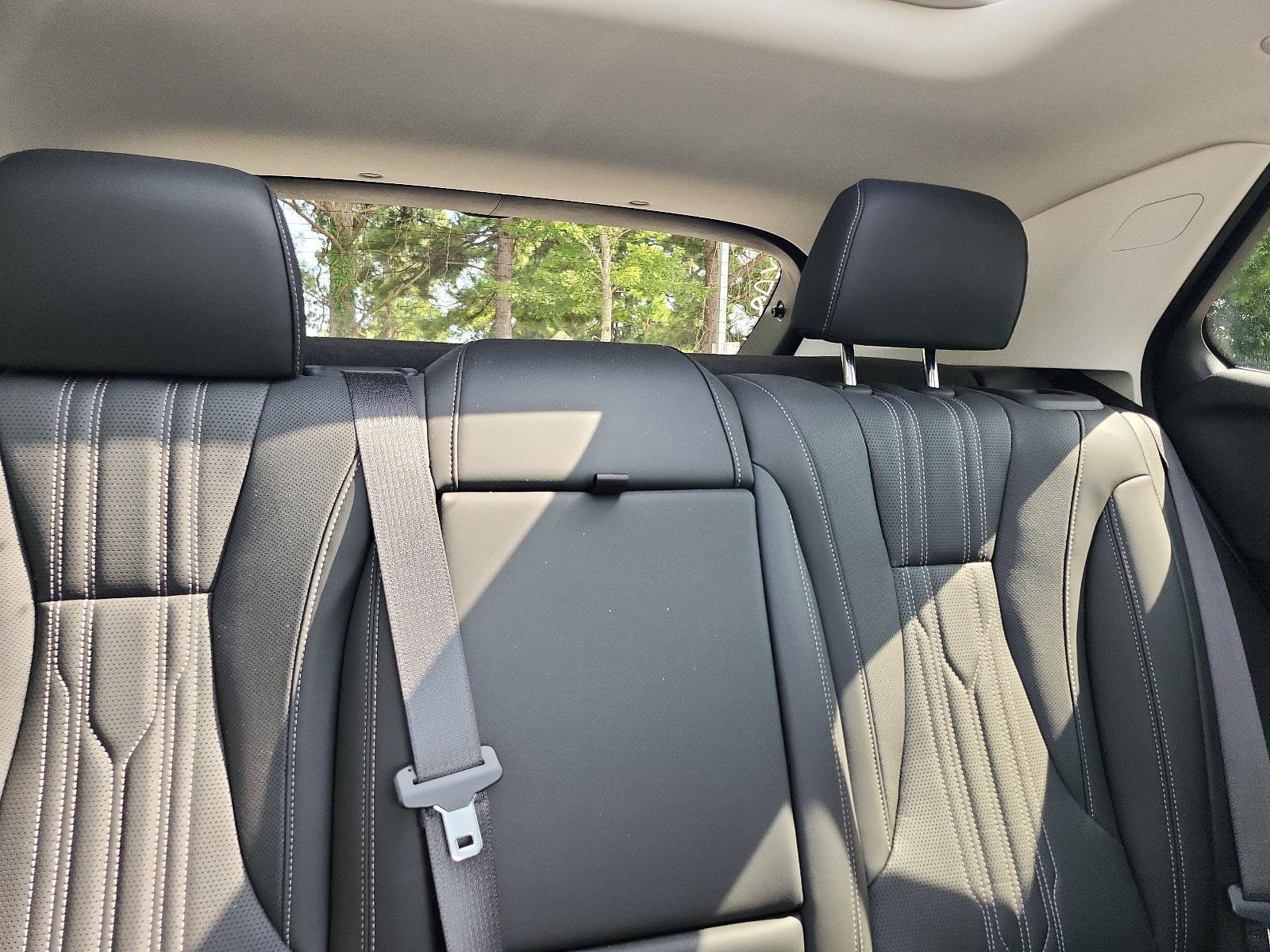 Used 2024 Buick Envision Avenir AWD/4WD image 10