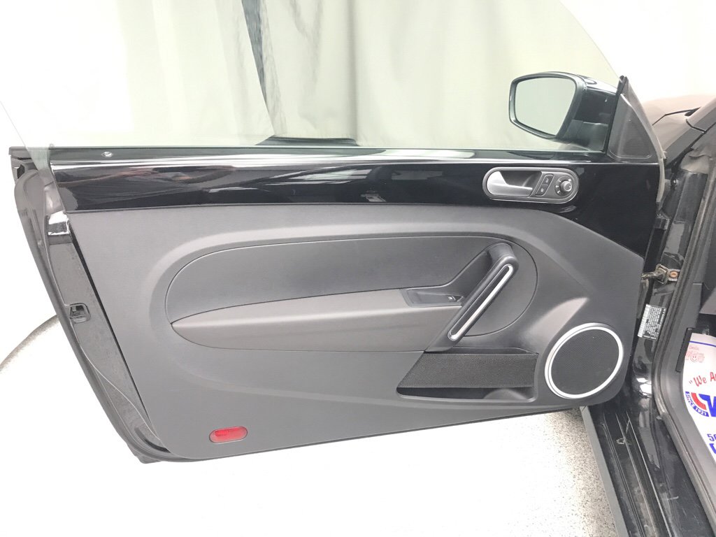 Used 2015 Volkswagen Beetle 1.8T image 8