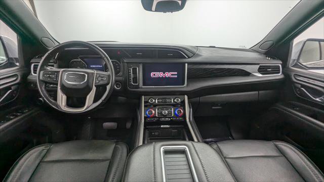 Used 2021 GMC Yukon XL Denali w/ Denali Premium Package image 28
