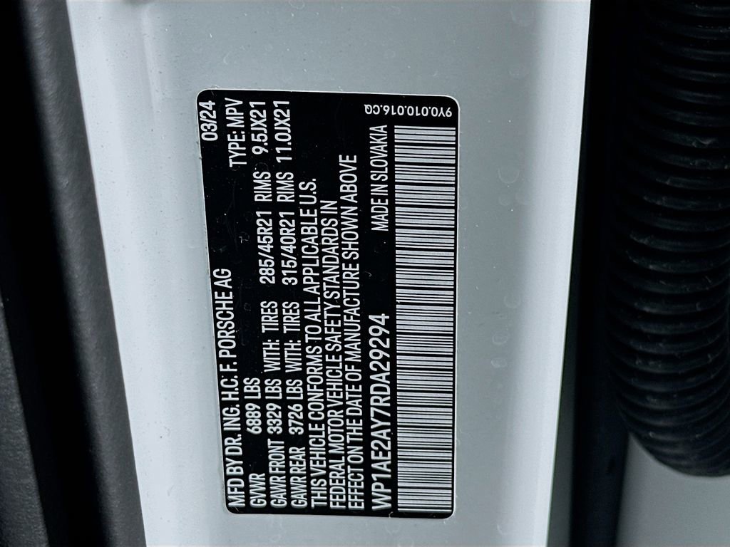 Certified 2024 Porsche Cayenne AWD/4WD image 36
