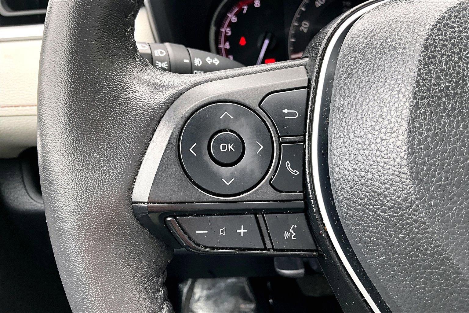 Used 2023 Toyota RAV4 XLE Premium AWD/4WD image 17