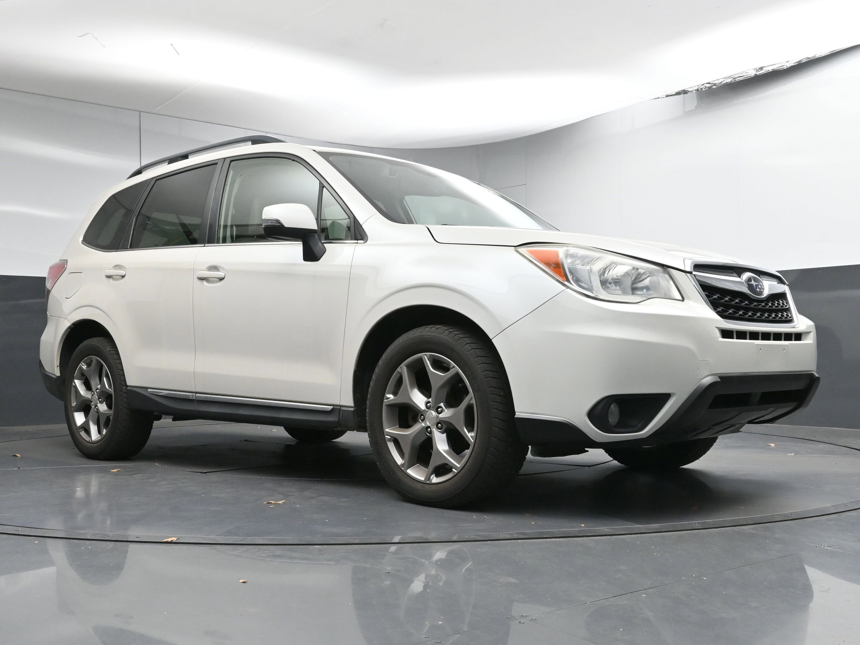 Used 2015 Subaru Forester 2.5i Touring w/ Eyesight & Navigation System image 23