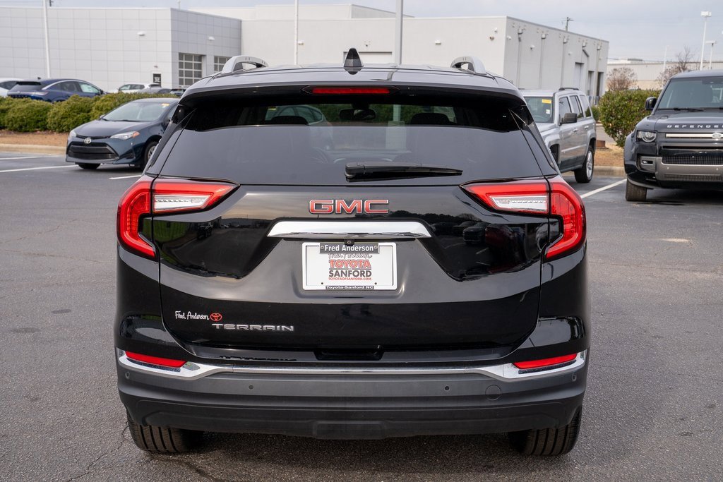 Used 2022 GMC Terrain SLT w/ Tech Package image 4