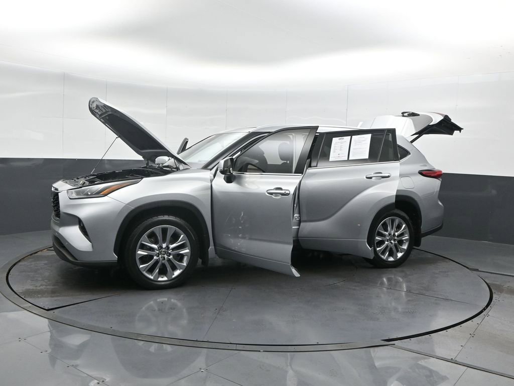 Used 2023 Toyota Highlander Limited image 65