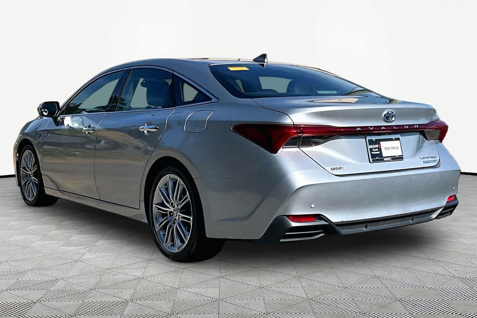 Certified 2021 Toyota Avalon Limited w/ Advanced Safety Package FWD image 12