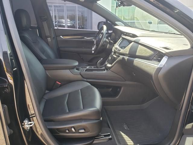 Used 2023 Cadillac XT5 Premium Luxury w/ LPO, Floor Liner Package AWD/4WD image 21