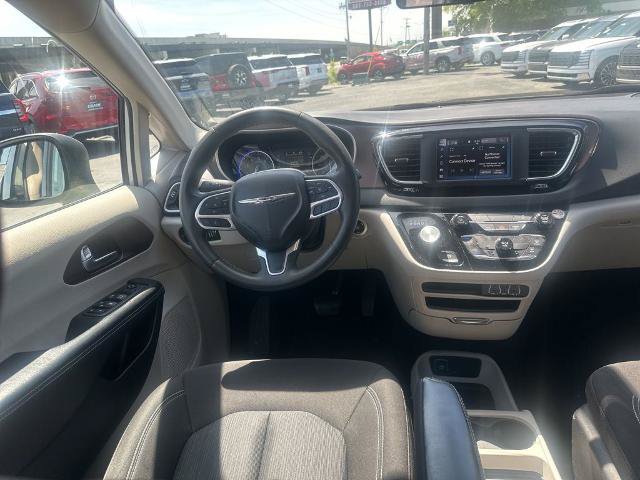 Used 2022 Chrysler Voyager LX FWD image 21