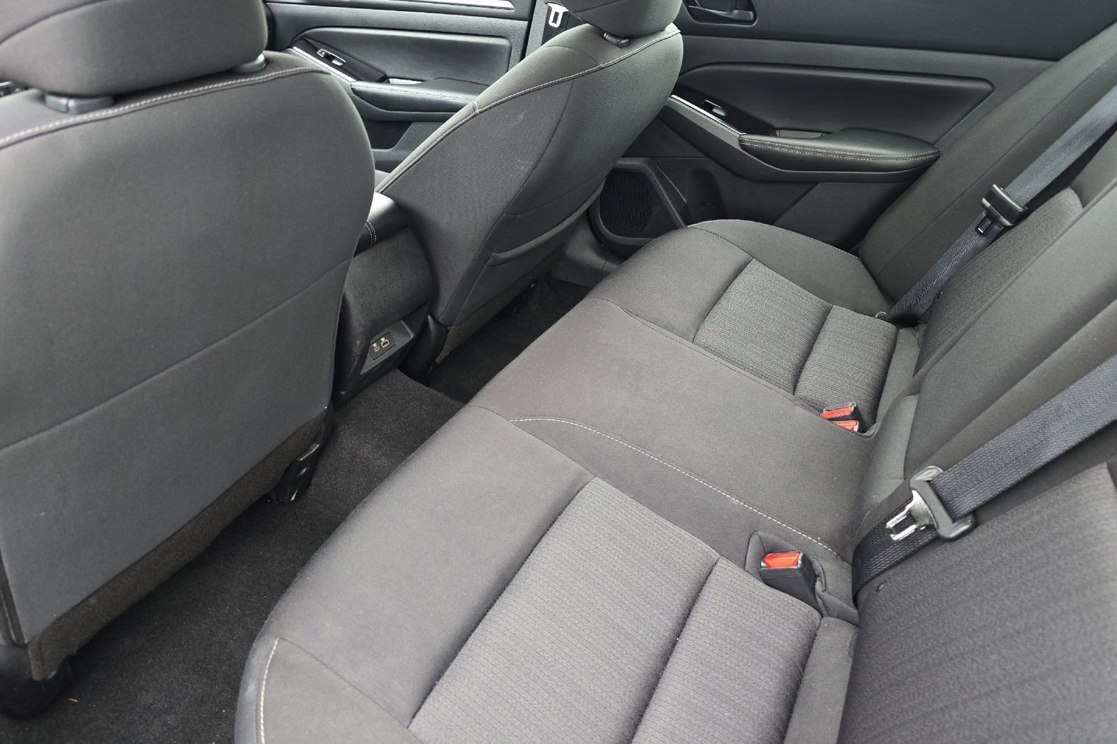 Used 2023 Nissan Altima 2.5 SV image 9