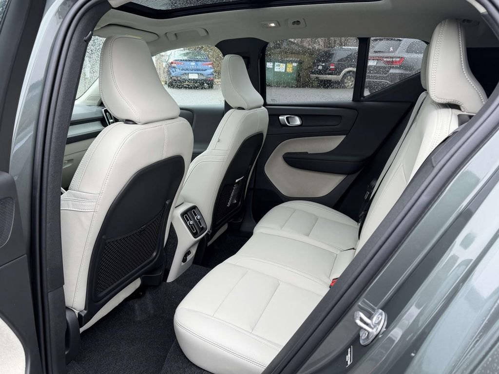 New 2026 Volvo XC40 B5 Ultra w/ Protection Package Premier image 14