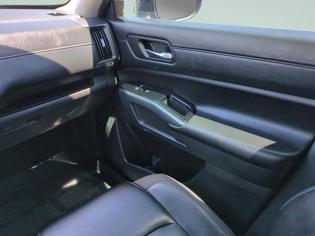 Certified 2024 Nissan Pathfinder SL FWD image 24
