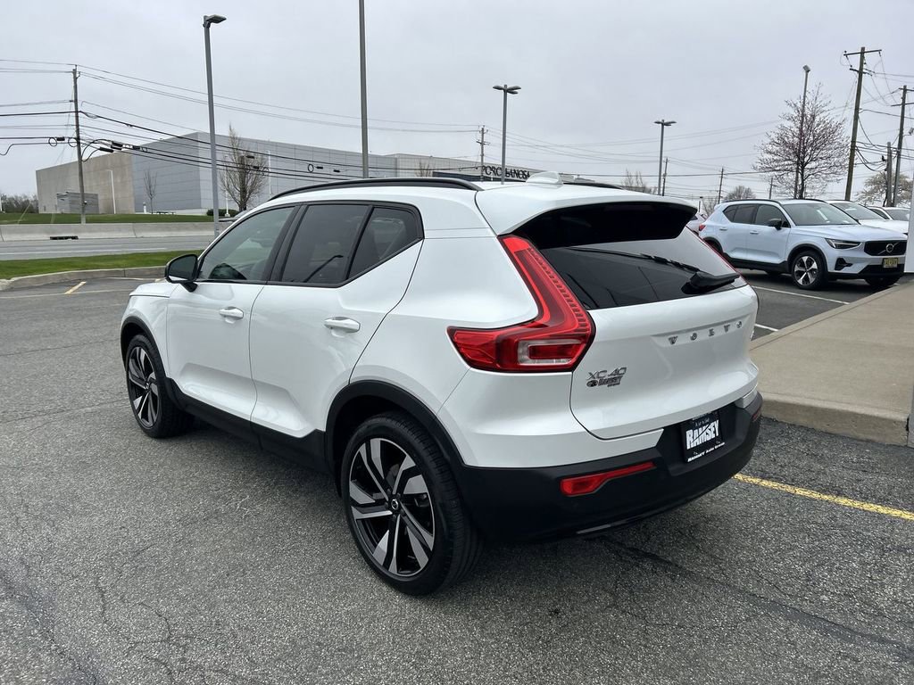 Certified 2023 Volvo XC40 B5 Plus w/ Driver Assist Package image 6
