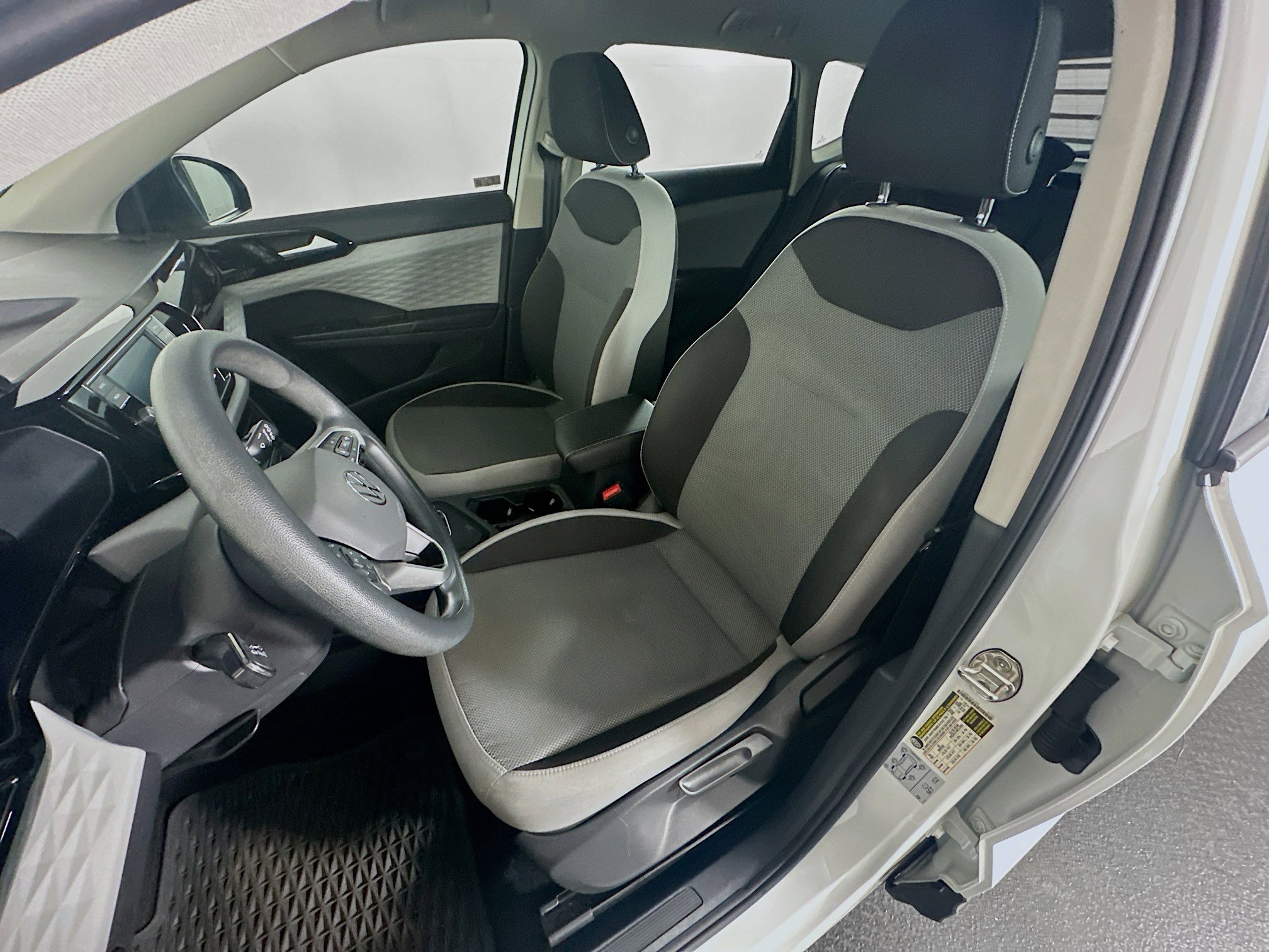 Used 2022 Volkswagen Taos S FWD image 13