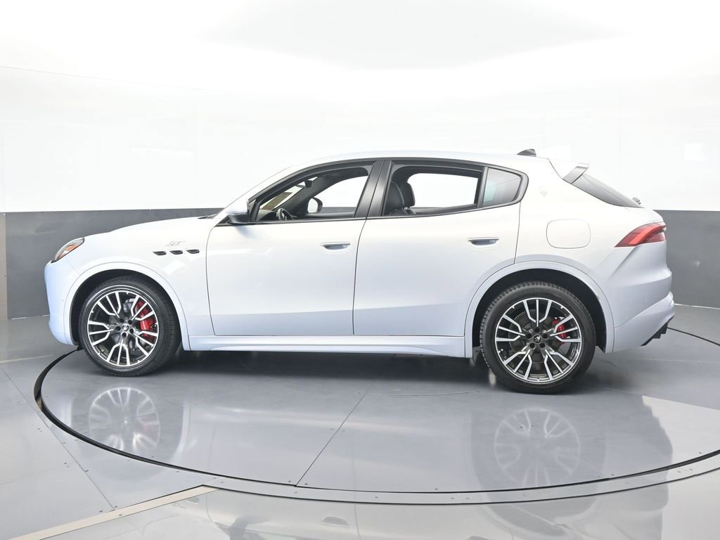 Used 2023 Maserati Grecale GT image 3